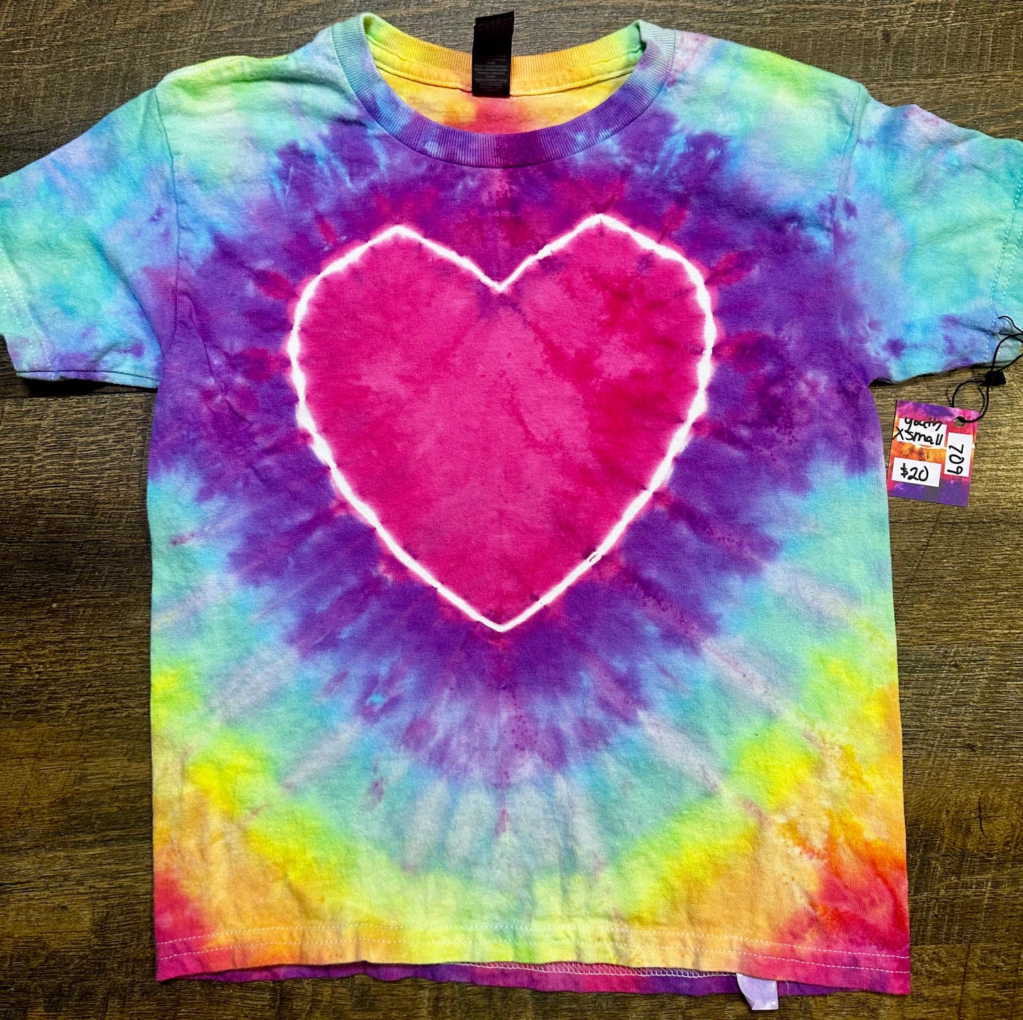 Youth X-Small Dreamy Pastels Love Tee