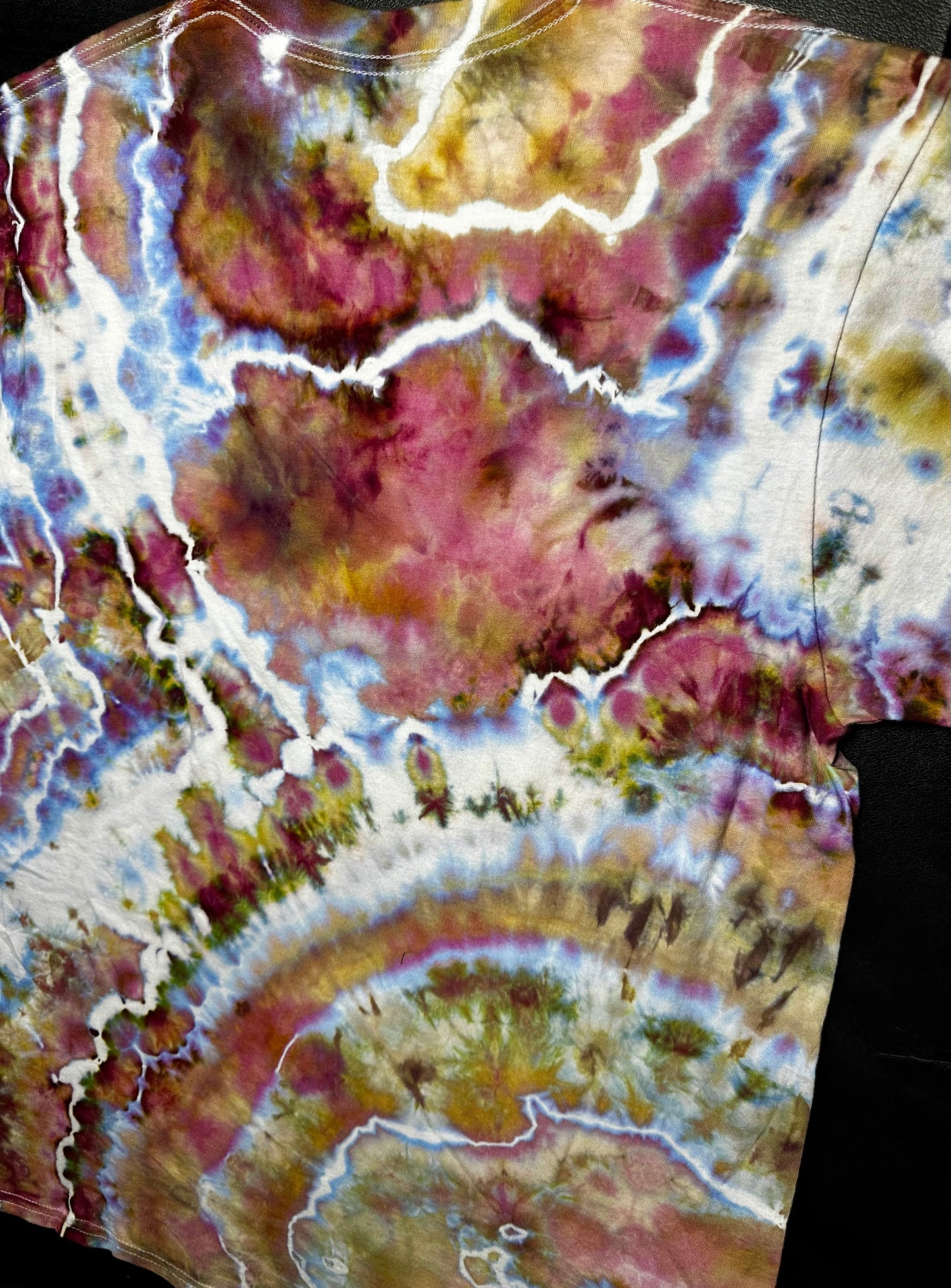 Medium Earthbound Quartz Flow Tee
