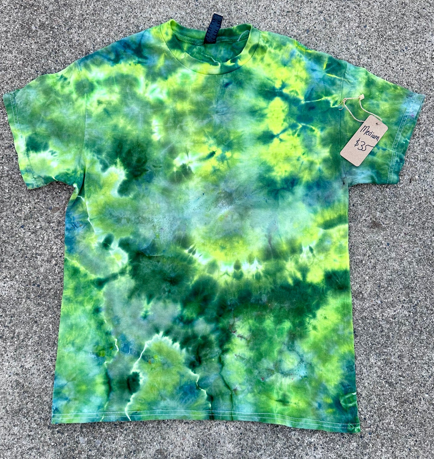 Medium Electric Green Tee⚡️