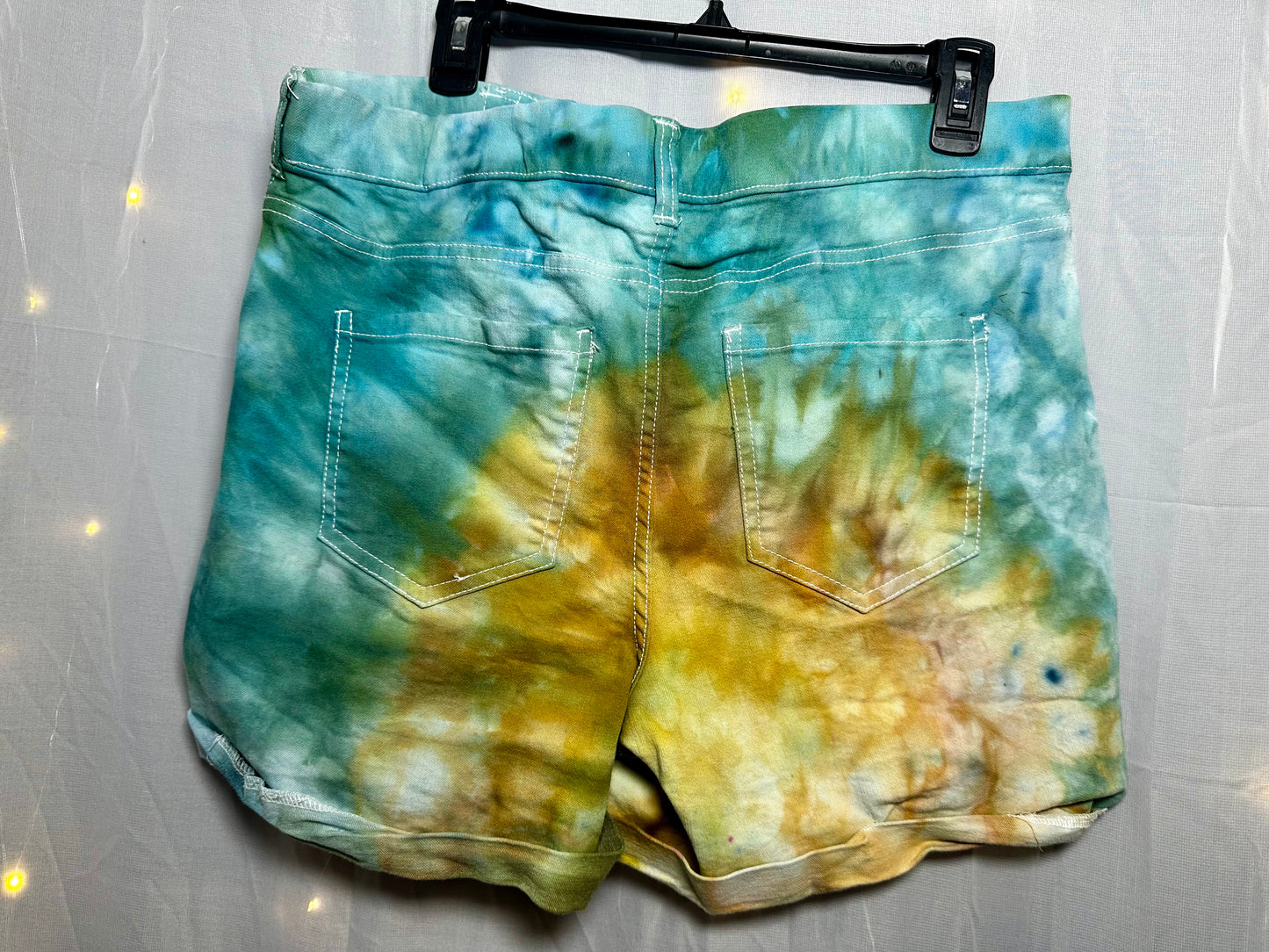Large Willow & Honey Shorts