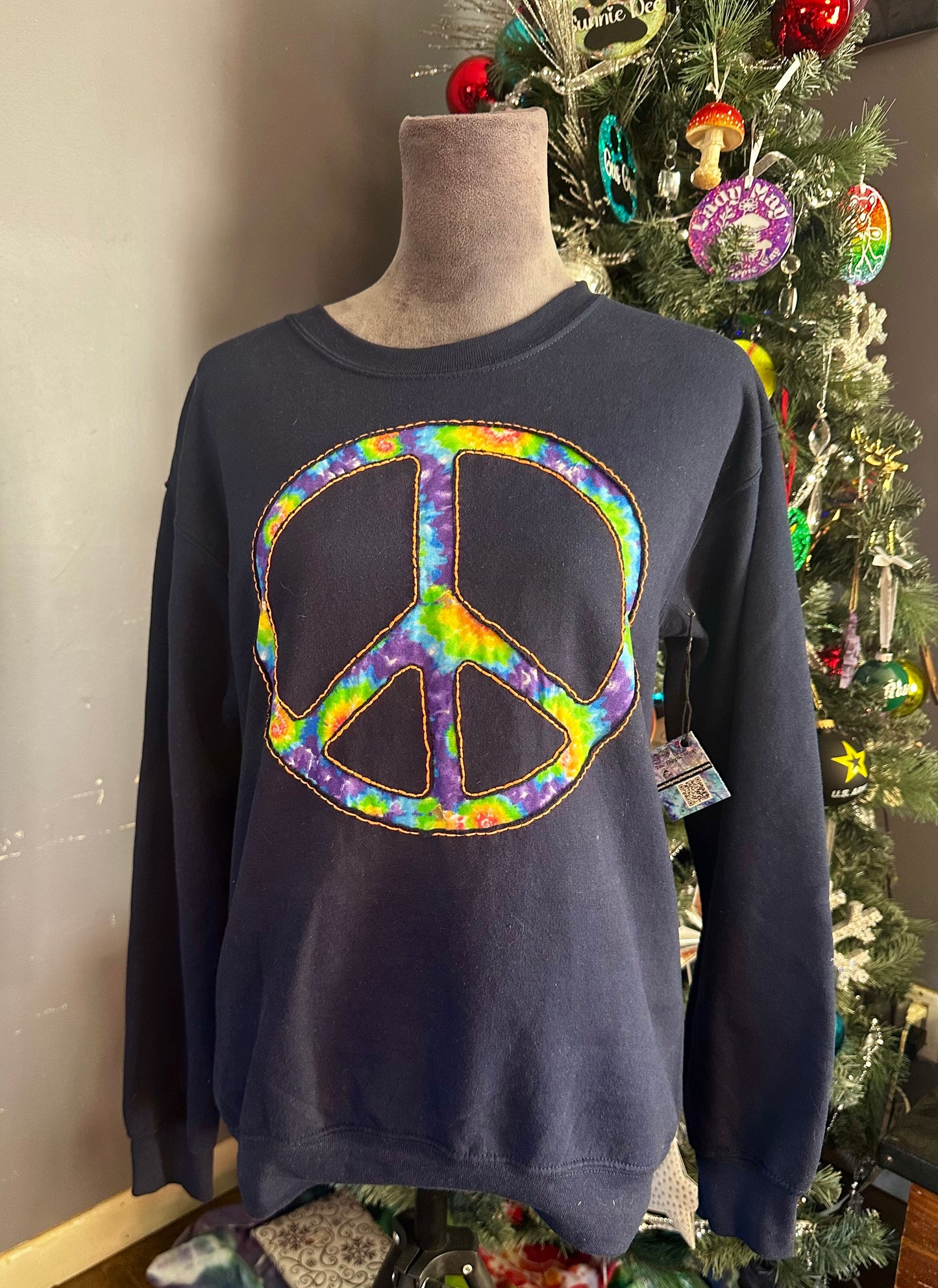 Small reverse appliqué Peace sign Crewneck Sweatshirt