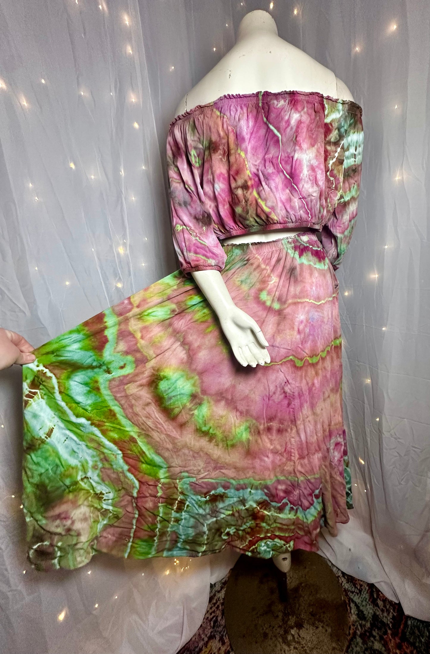 Medium/Large Woodstock Dream Two Piece Set *read measurements*