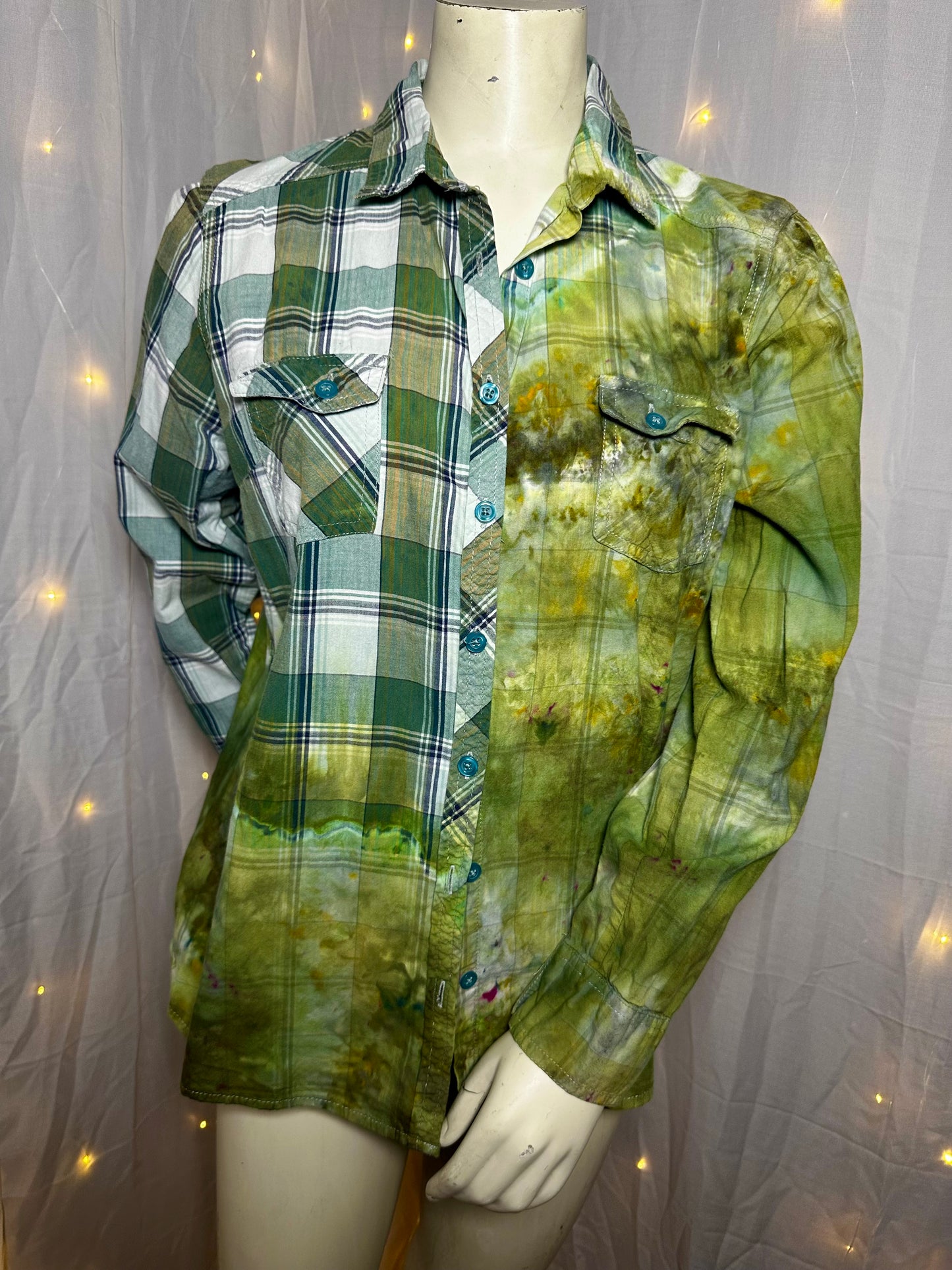 ✨UPCYCLED✨ Large Forest Fade Button-Up