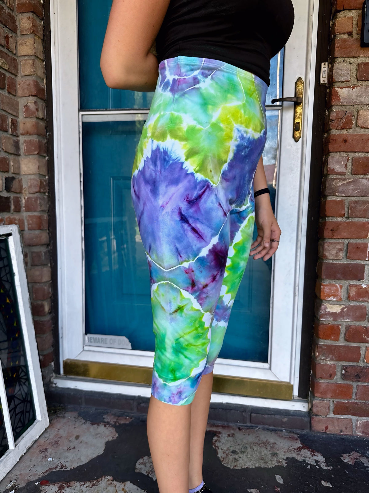 Large Enchanted Garden Yoga Capri Leggings