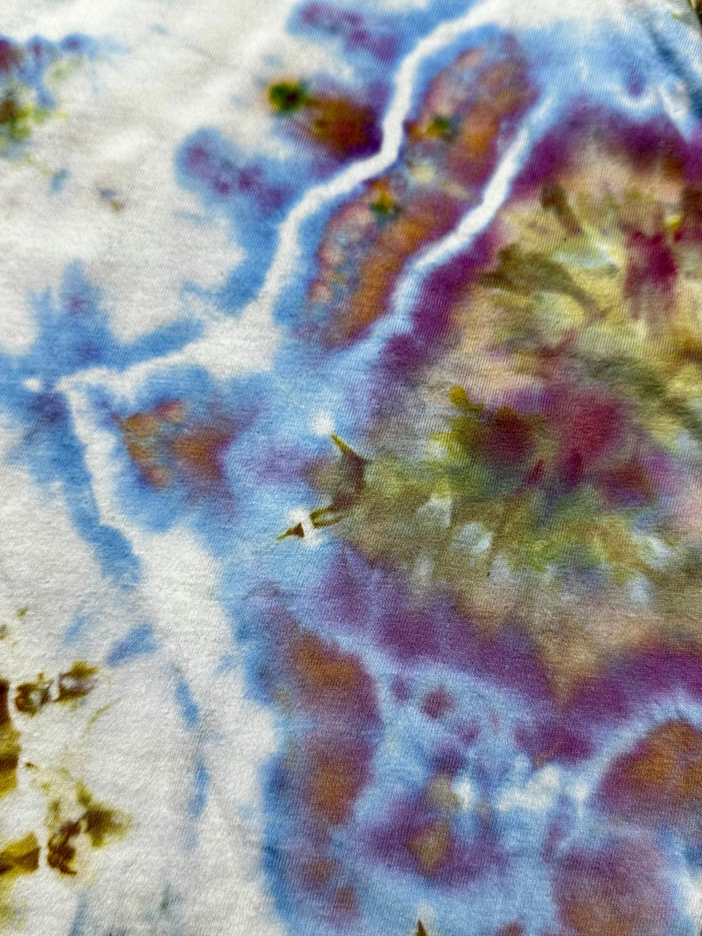 Medium Earthbound Quartz Flow Tee