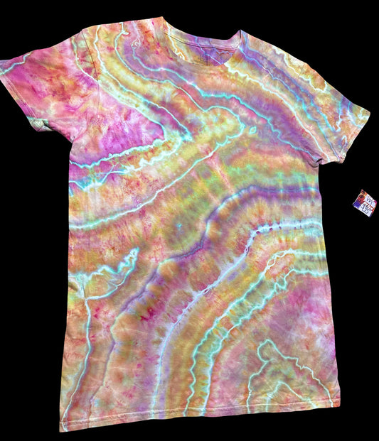 Medium Iridescent Opal Canyon Tee