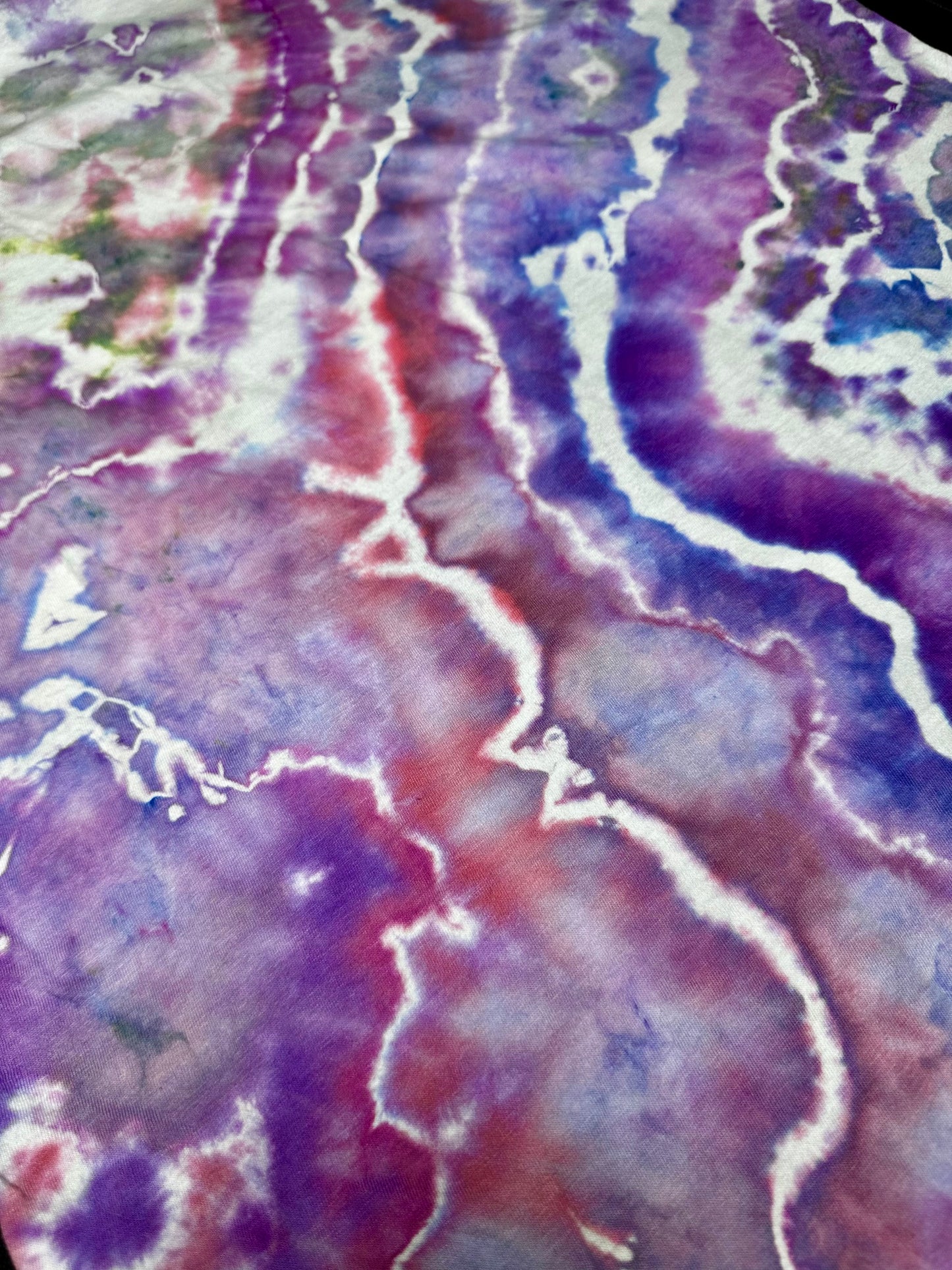 Medium Mystic Quartz Storm Tee