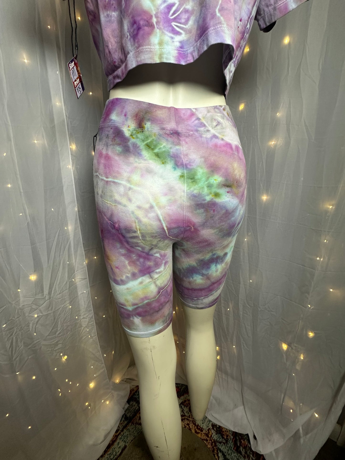 Small Moonlit Orchid Biker Shorts