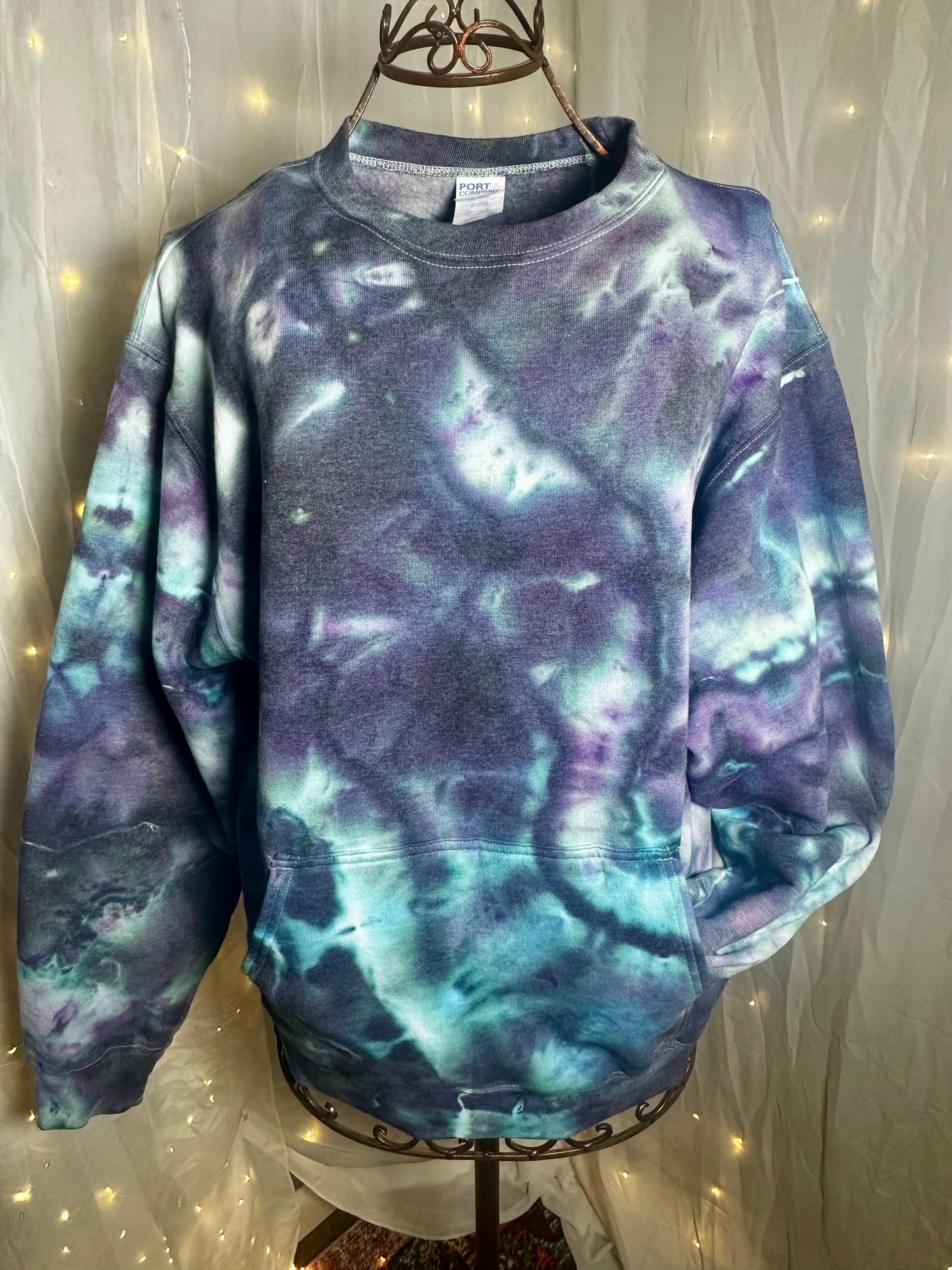 Large Dreamy Nights Crewneck Sweatshirt with kangeroo pouch