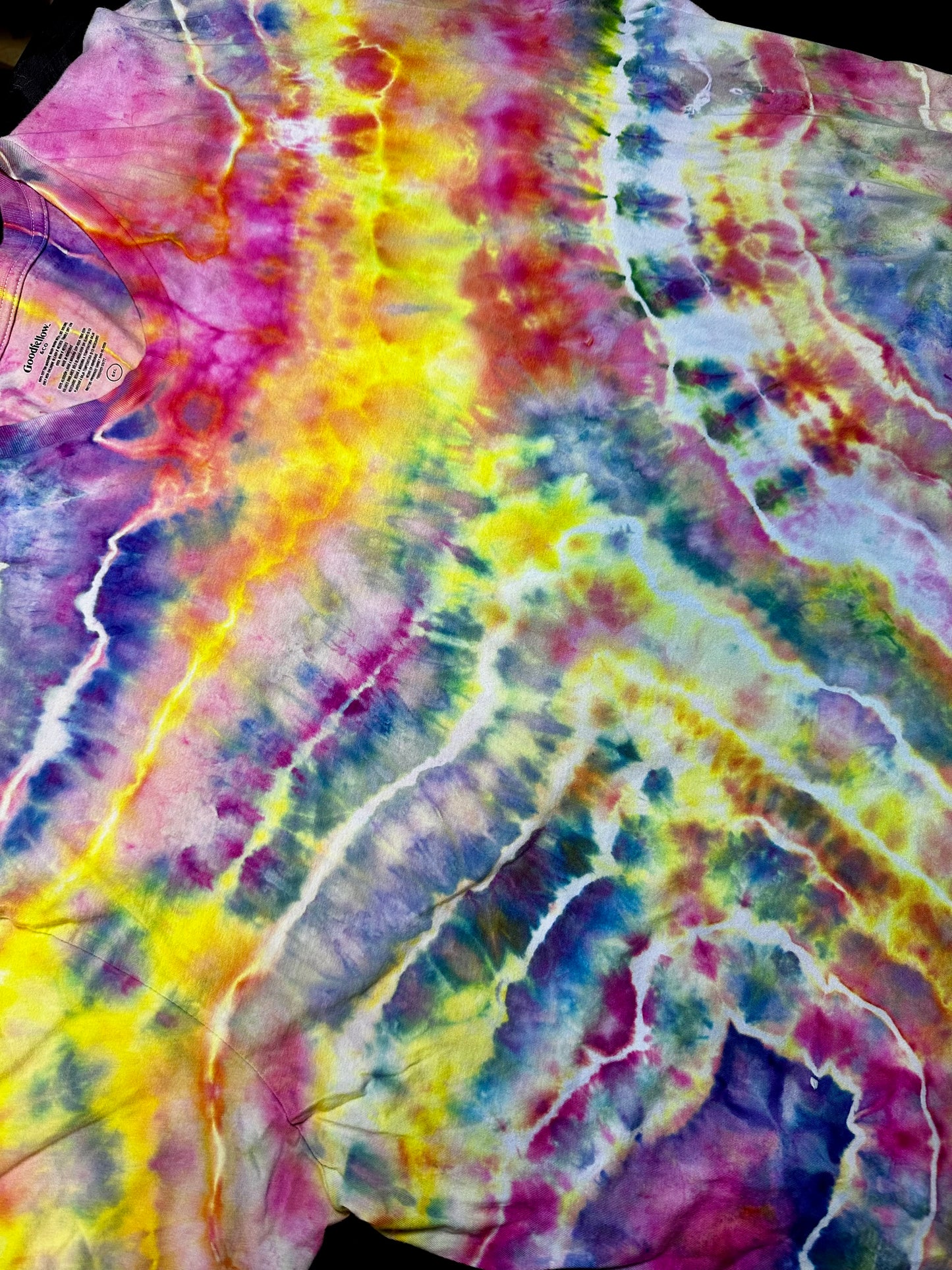 5XL Psychedelic Rainbow Current Tee