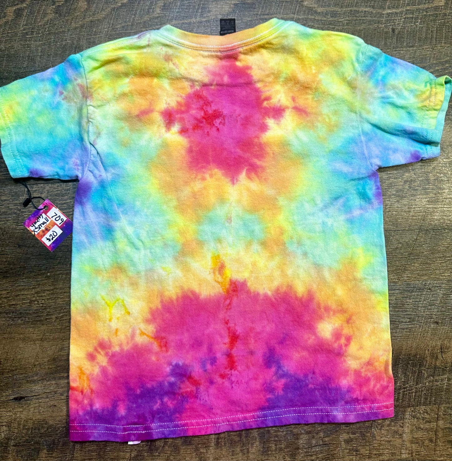 Youth X-Small Dreamy Pastels Love Tee