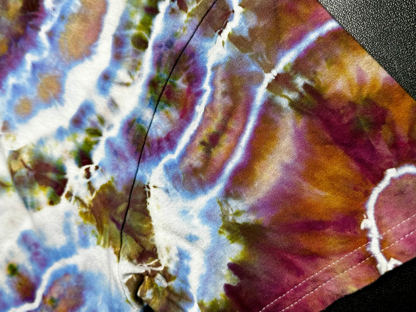 Medium Earthbound Quartz Flow Tee