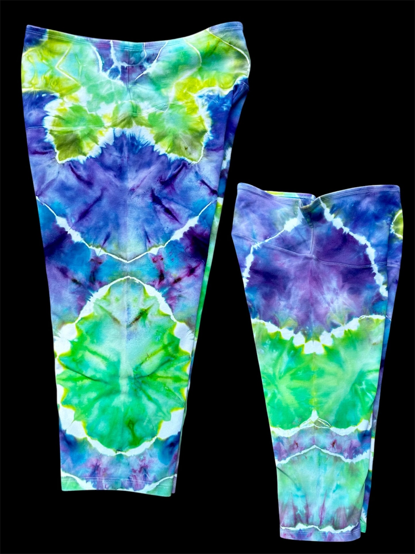 Medium Enchanted Garden Yoga Capri Leggings