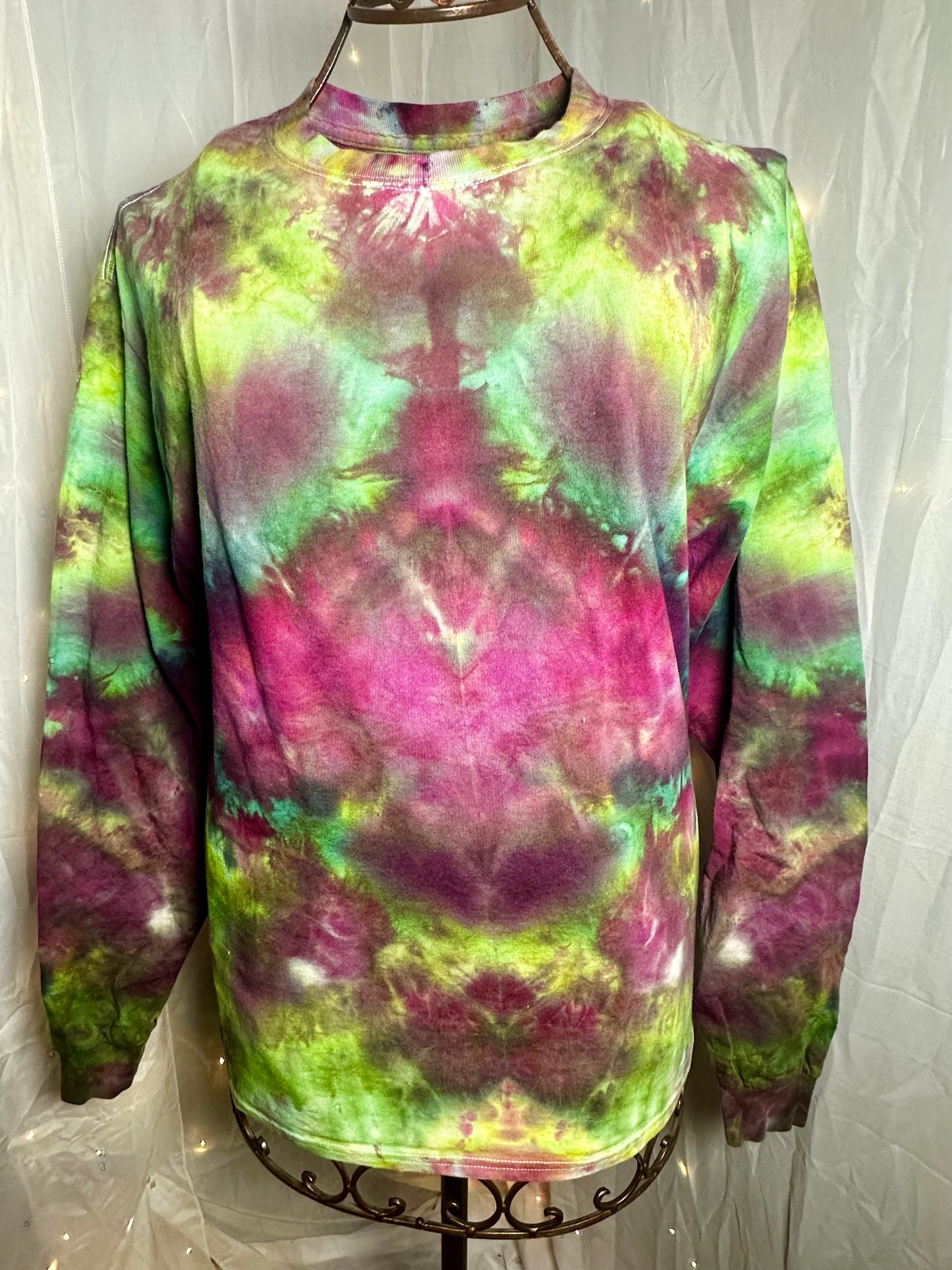 Medium Spade of the Forest Long Sleeve Tee