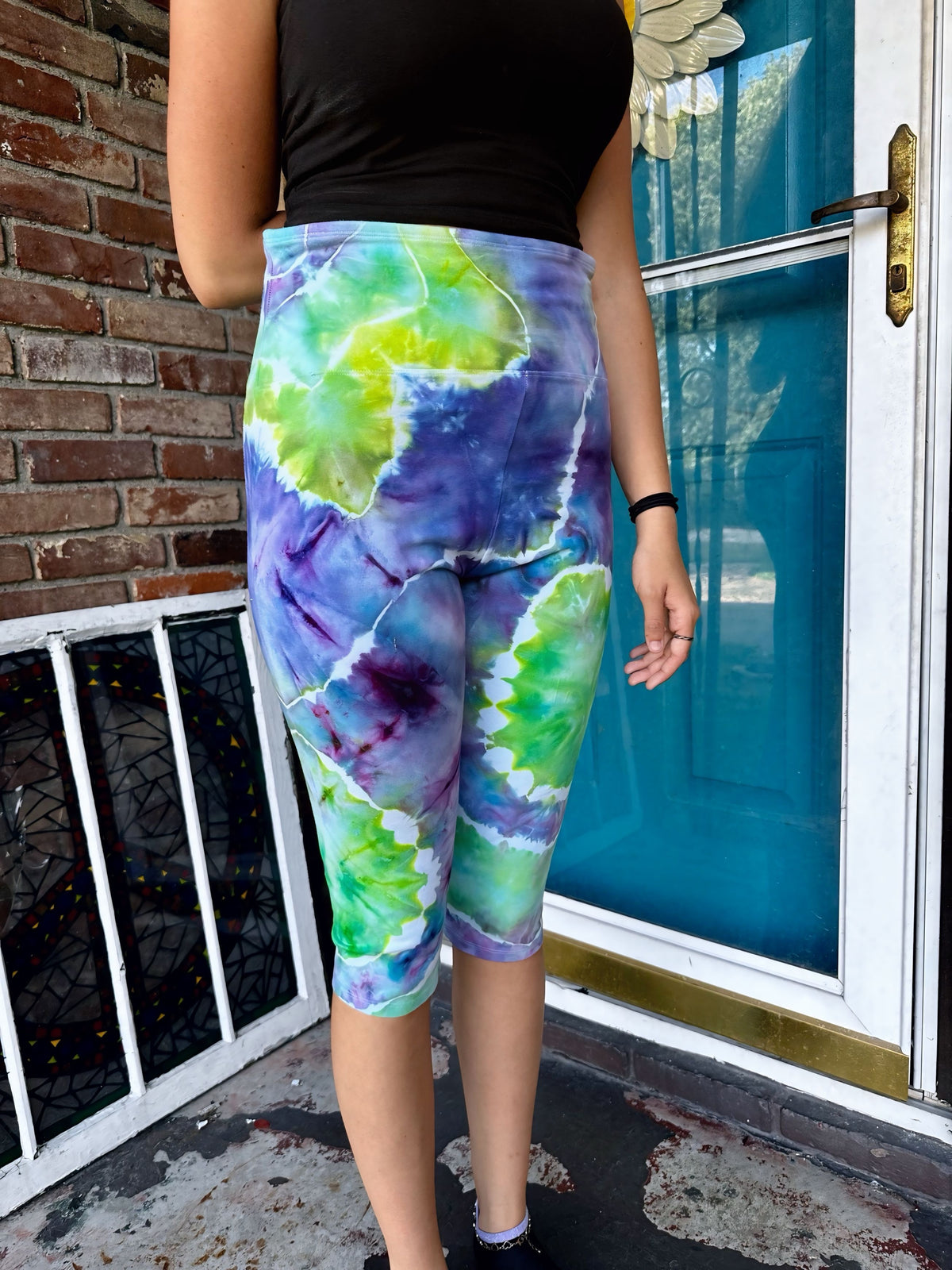 Large Enchanted Garden Yoga Capri Leggings