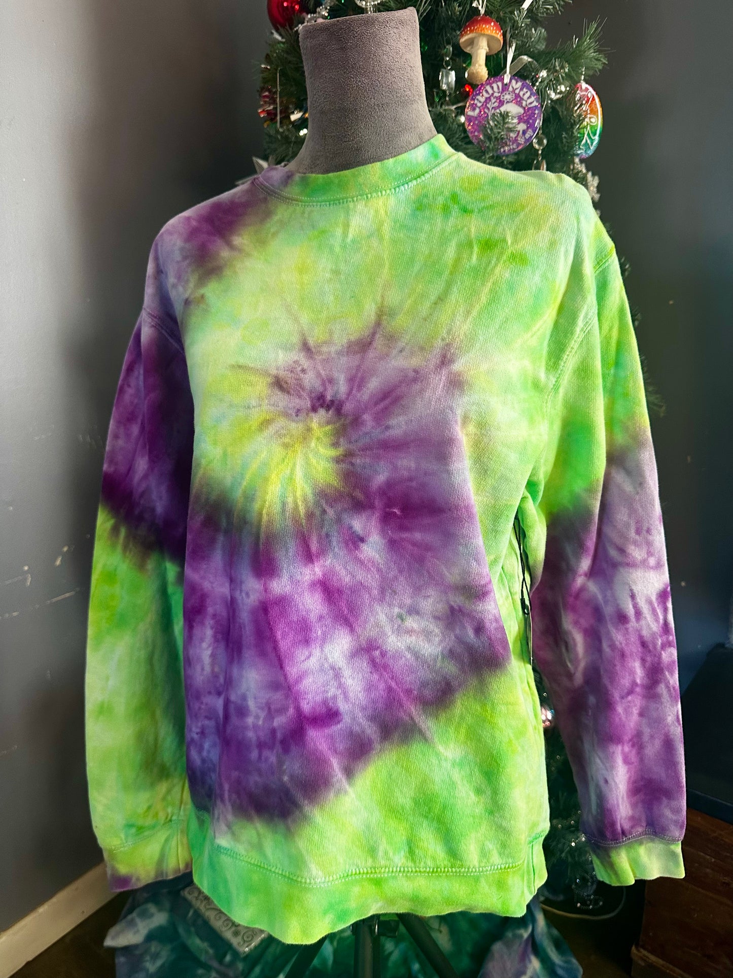 Small “unisex” purple/lime green spiral crewneck sweatshirt