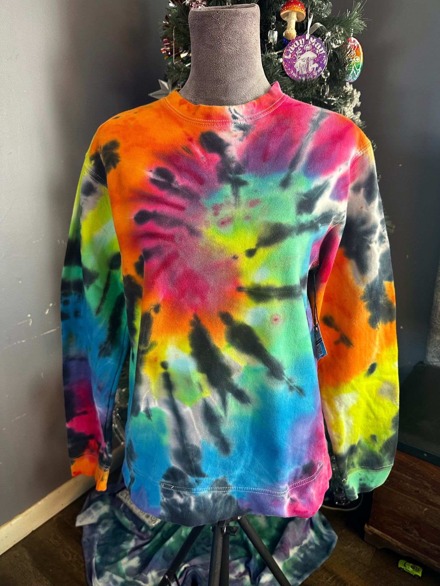 Small rainbow & black spiral crewneck sweatshirt