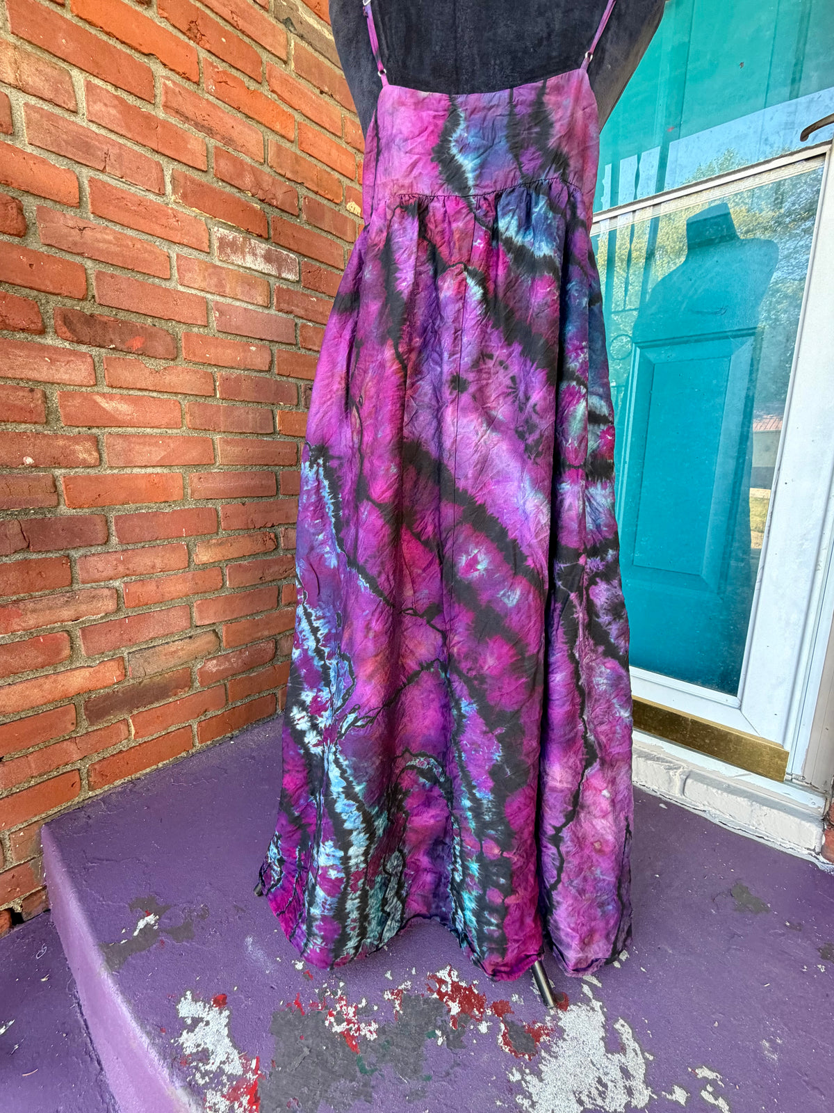 Medium Electric Enxhantment Maxi Dress